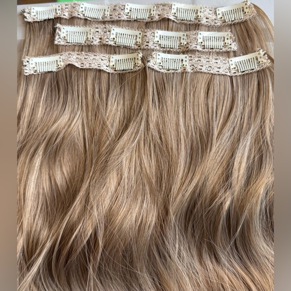 Human hair blend Clip In Light Brown Hair Extensions 20 In Wavy Hair - Picture 4 of 6